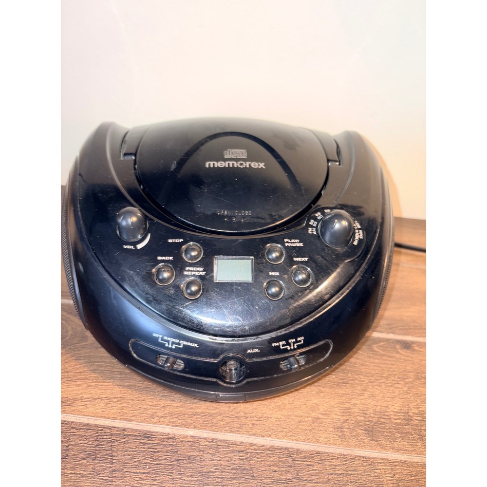 Memorex MP3802 Portable CD Player AM/FM Radio Boombox Aux Input Black Tested